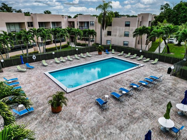 10425 SW 112th Avenue 103, Miami, FL 33176