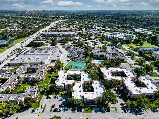 10425 SW 112th Avenue 103, Miami, FL 33176