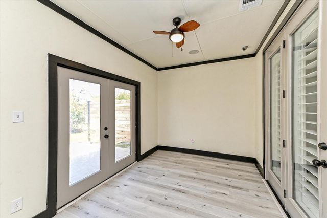 100 Dax DR, Liberty Hill, TX 78642