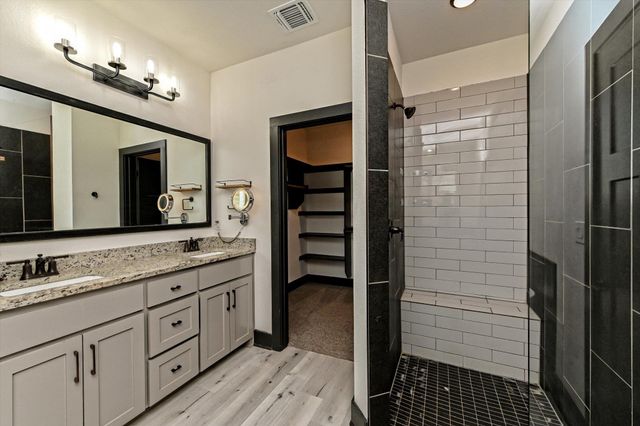 100 Dax DR, Liberty Hill, TX 78642