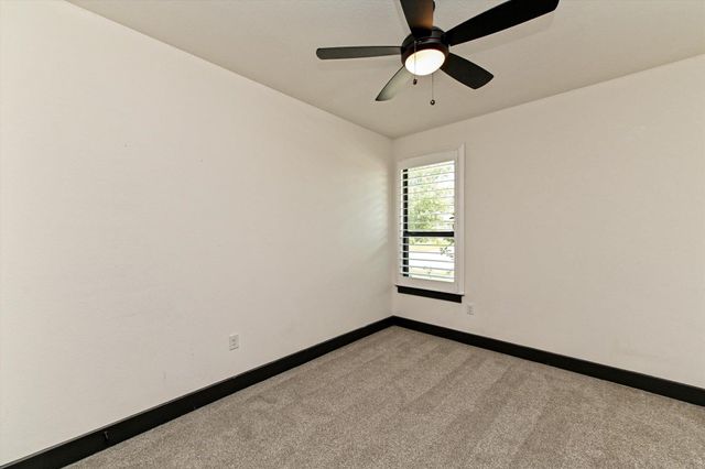 100 Dax DR, Liberty Hill, TX 78642