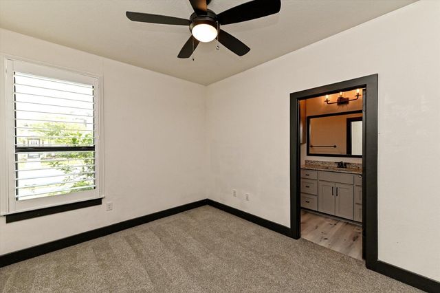 100 Dax DR, Liberty Hill, TX 78642