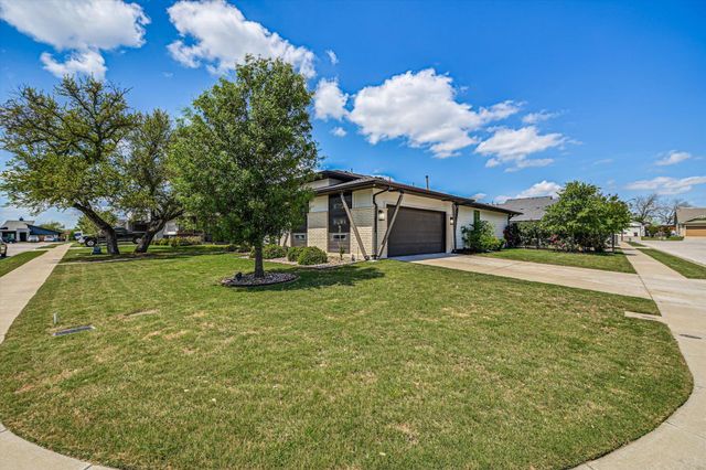100 Dax DR, Liberty Hill, TX 78642