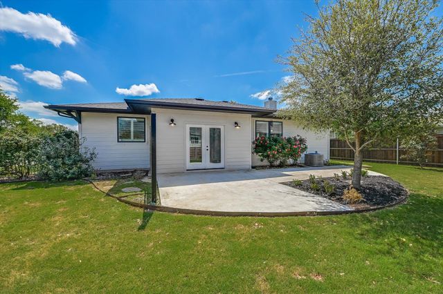 100 Dax DR, Liberty Hill, TX 78642