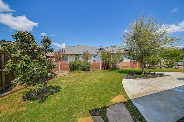 100 Dax DR, Liberty Hill, TX 78642