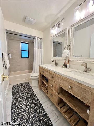 2499 River Reach DR, Naples, FL 34104