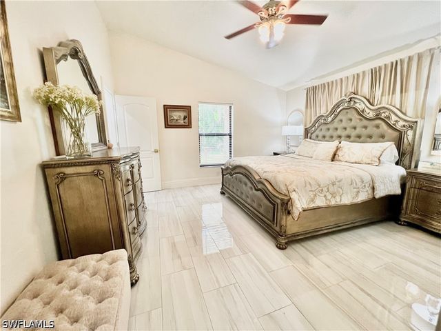 2499 River Reach DR, Naples, FL 34104