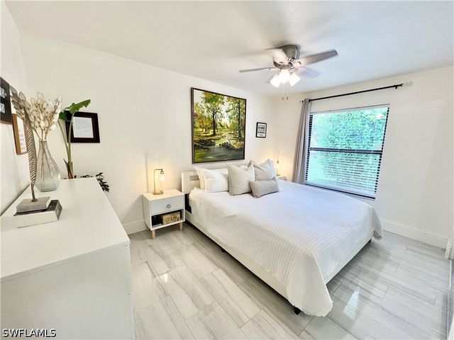 2499 River Reach DR, Naples, FL 34104