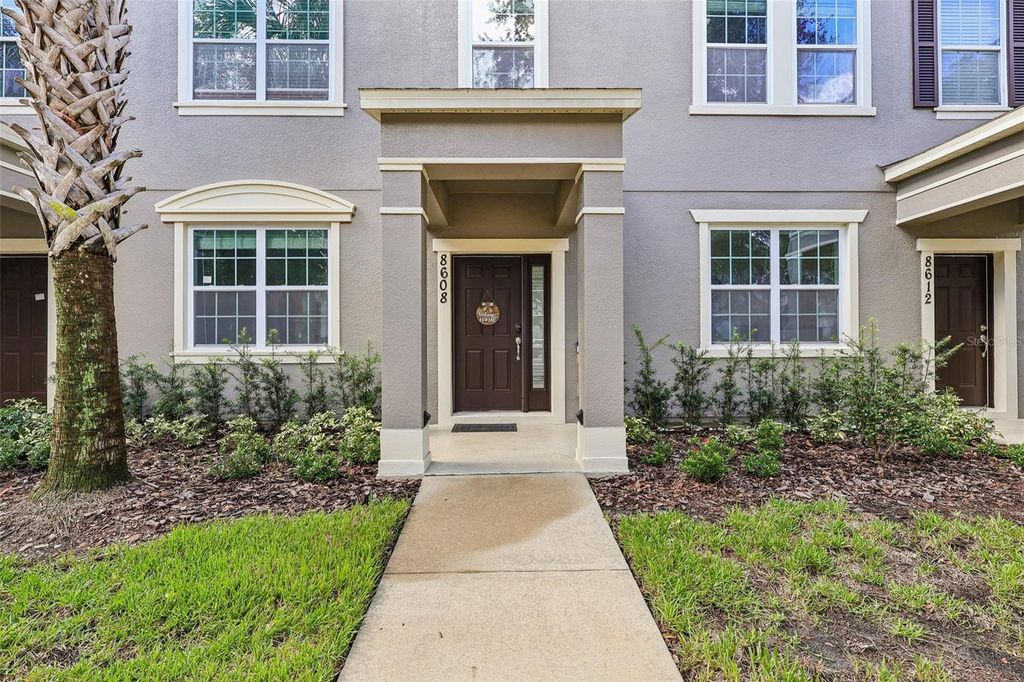 Image 2 of property listing at 8608 BROOKVALE DRIVE, Windermere, FL 34786