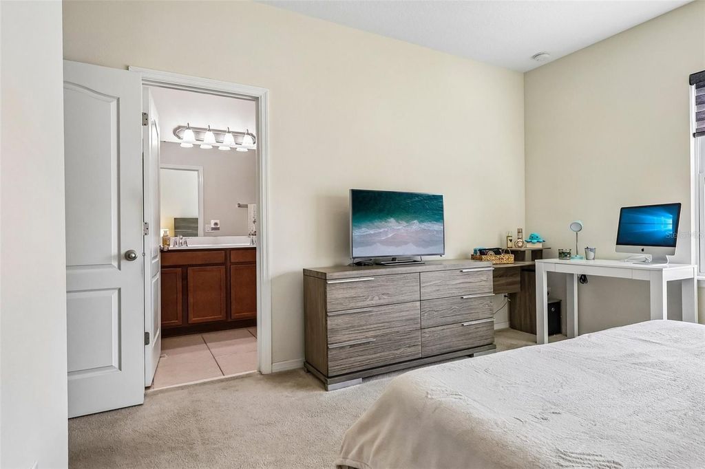 Image 22 of property listing at 8608 BROOKVALE DRIVE, Windermere, FL 34786