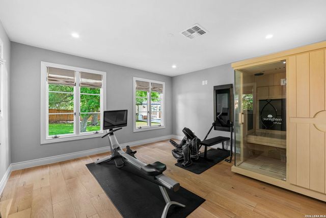 524 GARRATY RD, Terrell Hills, TX 78209