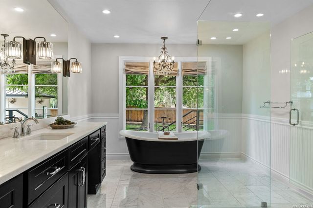 524 GARRATY RD, Terrell Hills, TX 78209