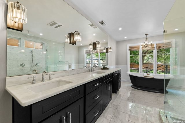 524 GARRATY RD, Terrell Hills, TX 78209