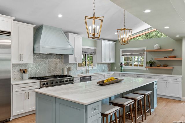 524 GARRATY RD, Terrell Hills, TX 78209