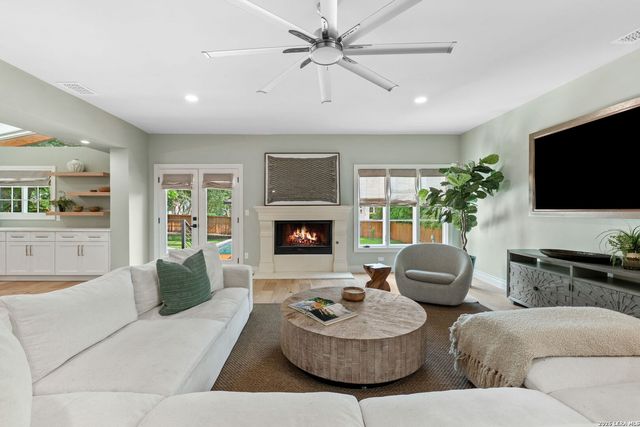 524 GARRATY RD, Terrell Hills, TX 78209