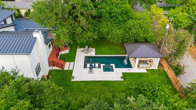524 GARRATY RD, Terrell Hills, TX 78209