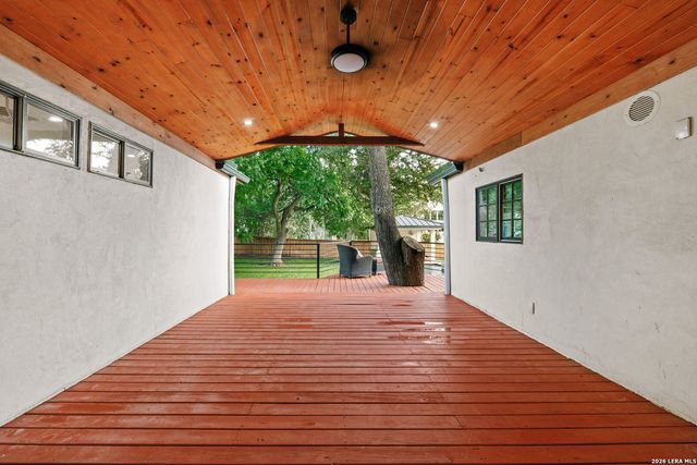524 GARRATY RD, Terrell Hills, TX 78209