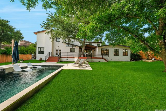 524 GARRATY RD, Terrell Hills, TX 78209