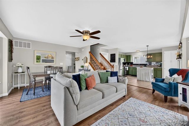 8 Jacqueline Circle, O'fallon, MO 63368