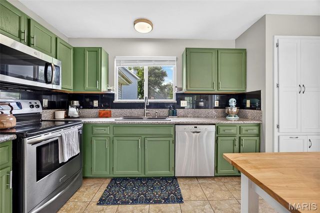 8 Jacqueline Circle, O'fallon, MO 63368
