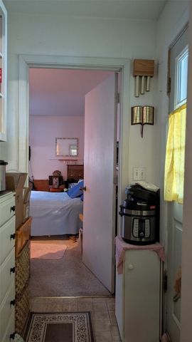 102 E Oak Avenue, Comanche, TX 76442