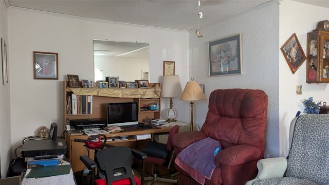 102 E Oak Avenue, Comanche, TX 76442