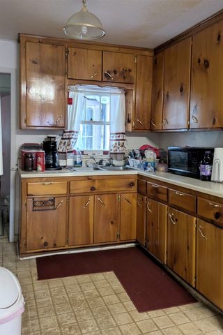 102 E Oak Avenue, Comanche, TX 76442