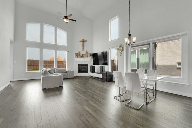 804 Meadow Holly Drive, Wylie, TX 75098