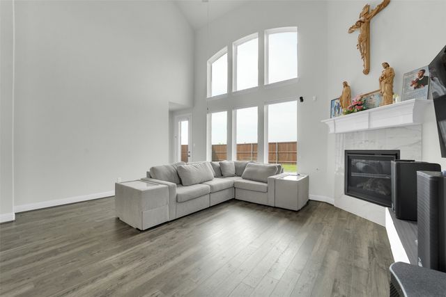 804 Meadow Holly Drive, Wylie, TX 75098