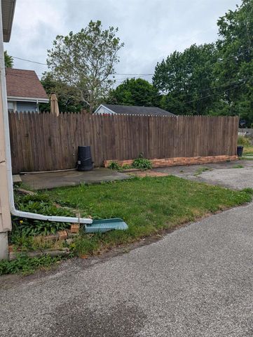 811 N Fayette Street, Saginaw, MI 48602