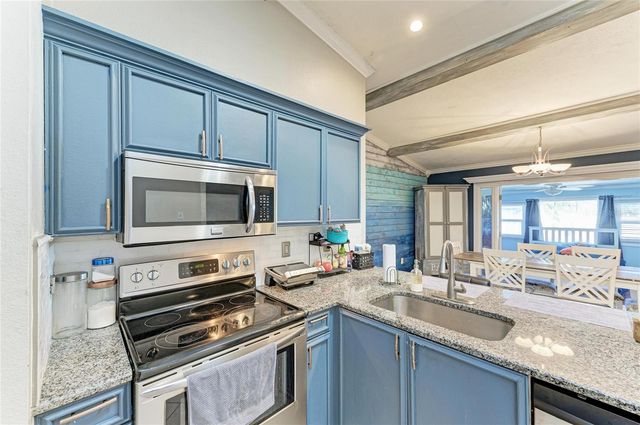 3810 39TH AVE W, Bradenton, FL 34205