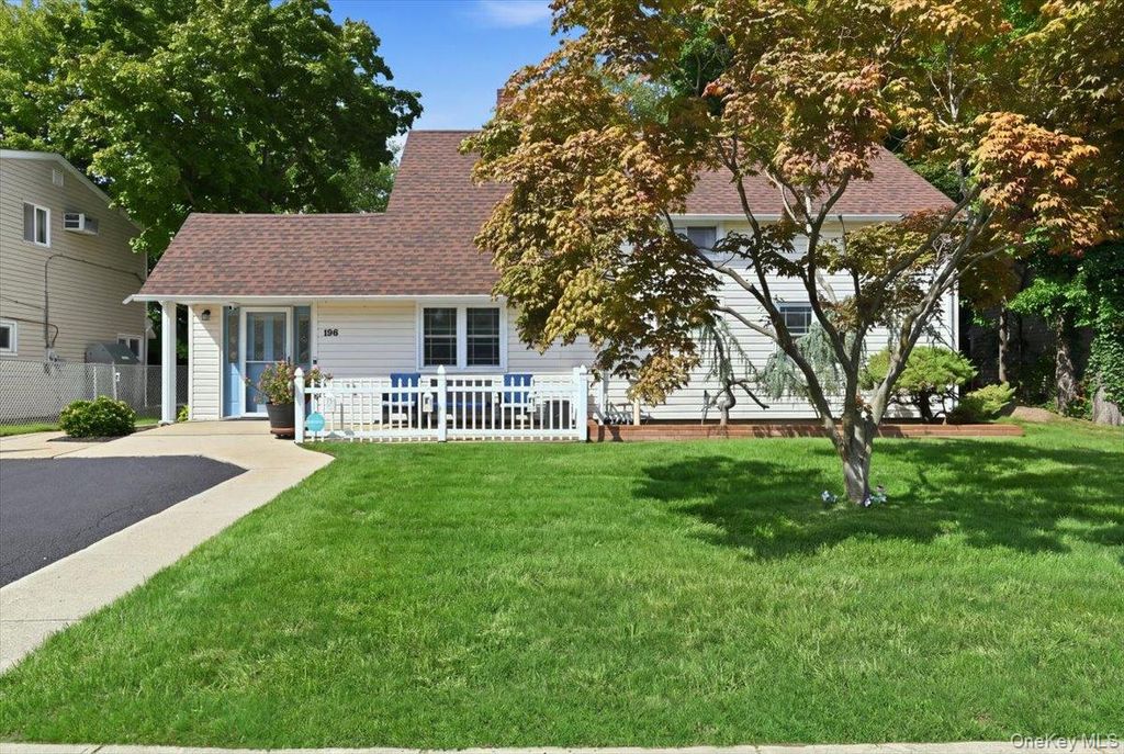 136 Tardy Lane S, Wantagh, NY 11793 — exterior
