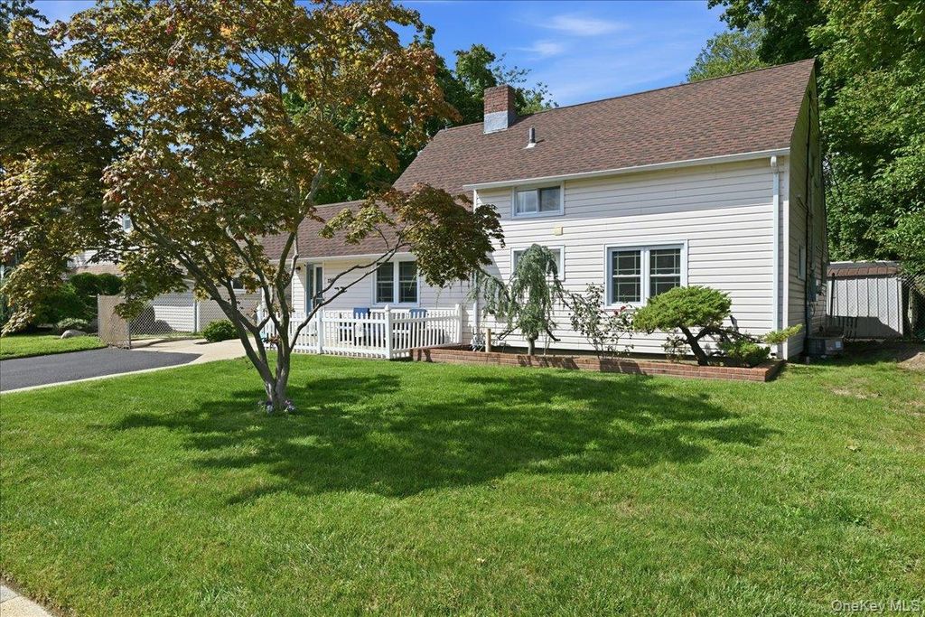 136 Tardy Lane S, Wantagh, NY 11793 — photo 3