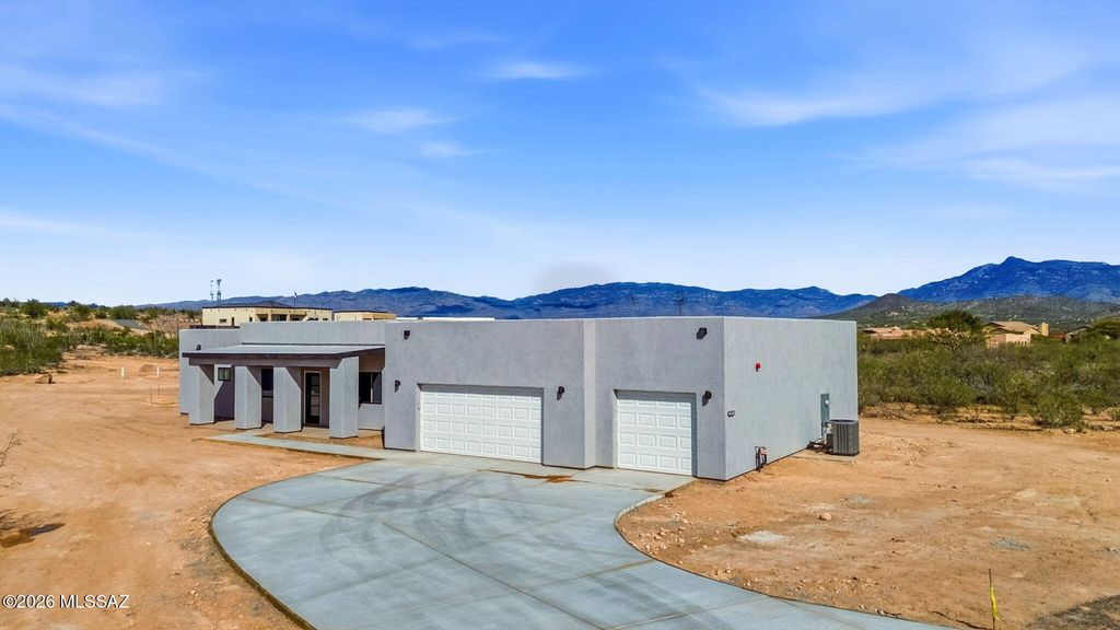 13777 E Windy Way, Vail, AZ 85641