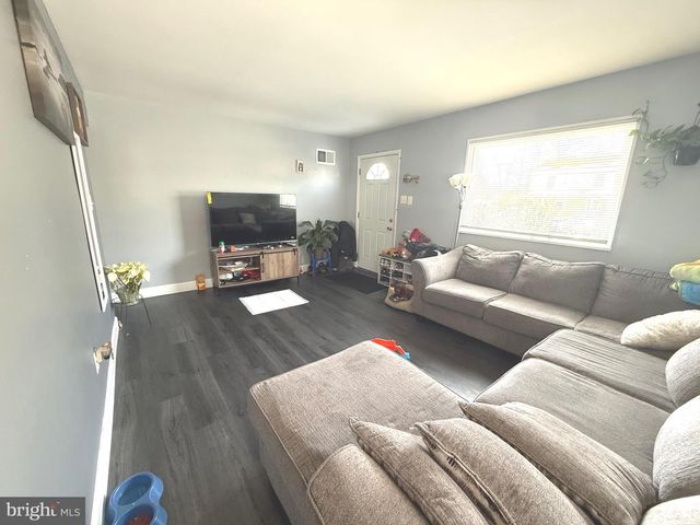 115 MARTIN DR, Manassas Park, VA 20111