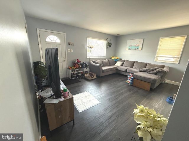 115 MARTIN DR, Manassas Park, VA 20111