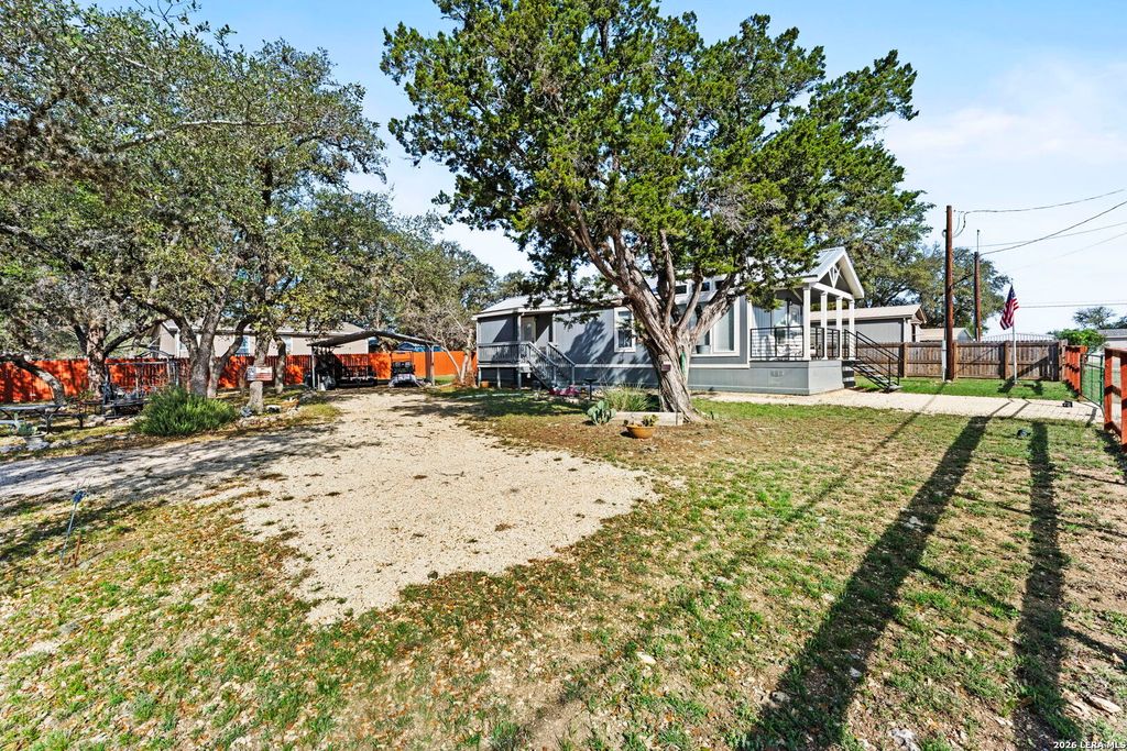 164 Pr 1523, Bandera, TX 78003