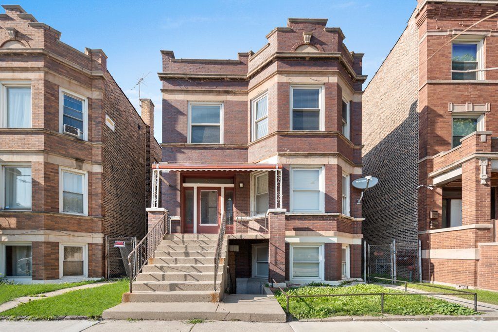 4116 W Cermak Road 2, Chicago, IL 60623
