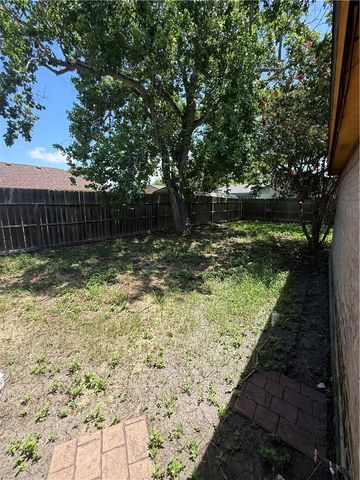 2014 Pecan Dr, Portland, TX 78374