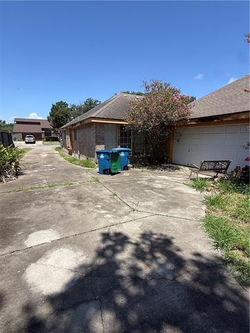 2014 Pecan Dr, Portland, TX 78374