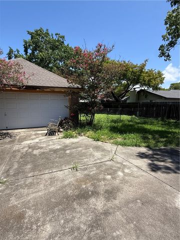 2014 Pecan Dr, Portland, TX 78374