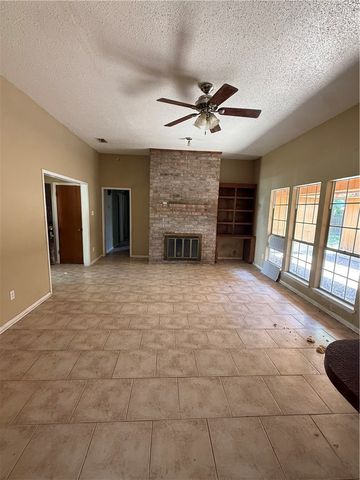 2014 Pecan Dr, Portland, TX 78374