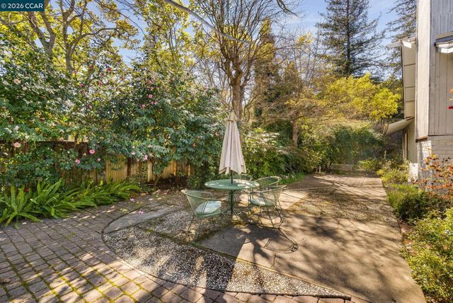 3800 Alhambra Way, Martinez, CA 94553