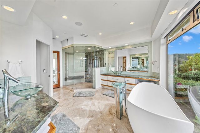 1005 Madison Place, Laguna Beach, CA 92651