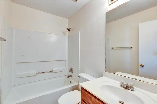 5204 Bahan, Del Valle, TX 78617