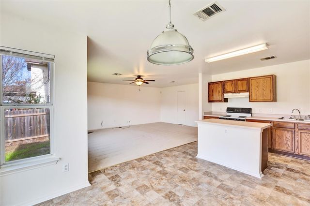 5204 Bahan, Del Valle, TX 78617