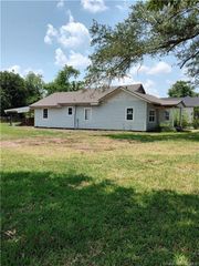 910 6th Avenue, Lake Charles, LA 70601