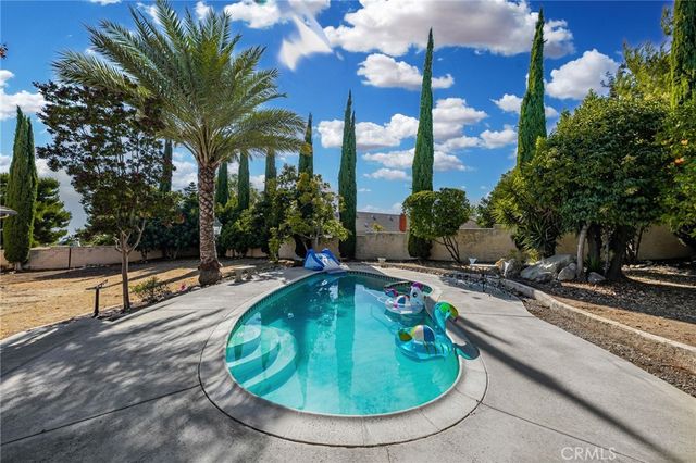 2421 Cliff Road, Upland, CA 91784