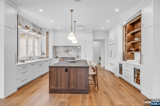 121 Jacquelin Avenue, Ho-ho-kus, NJ 07423