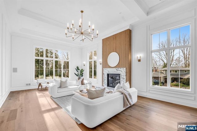 121 Jacquelin Avenue, Ho-ho-kus, NJ 07423